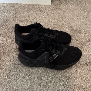 New Balance Black women’s Athletic Running Sneakers
